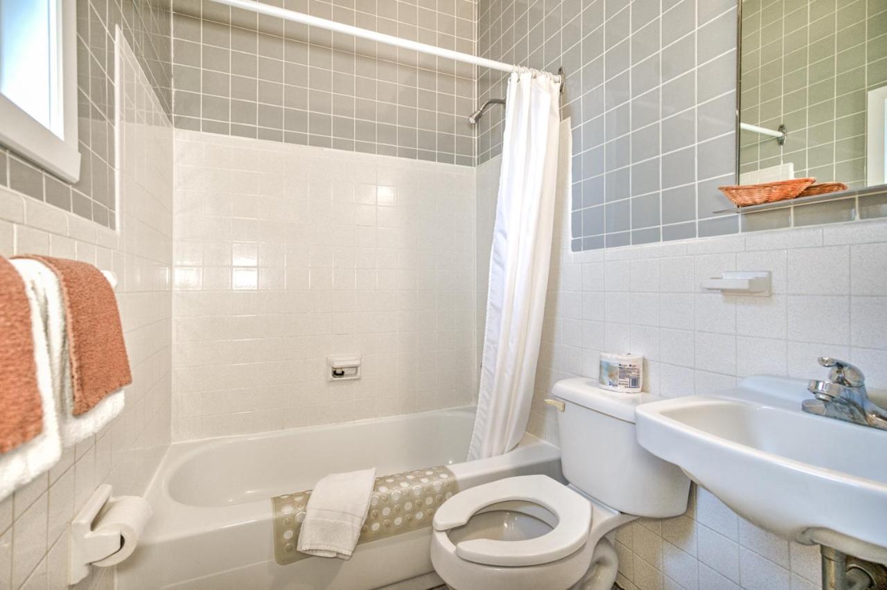 Motel Rustik Chateauguay Heights Bagian luar foto
